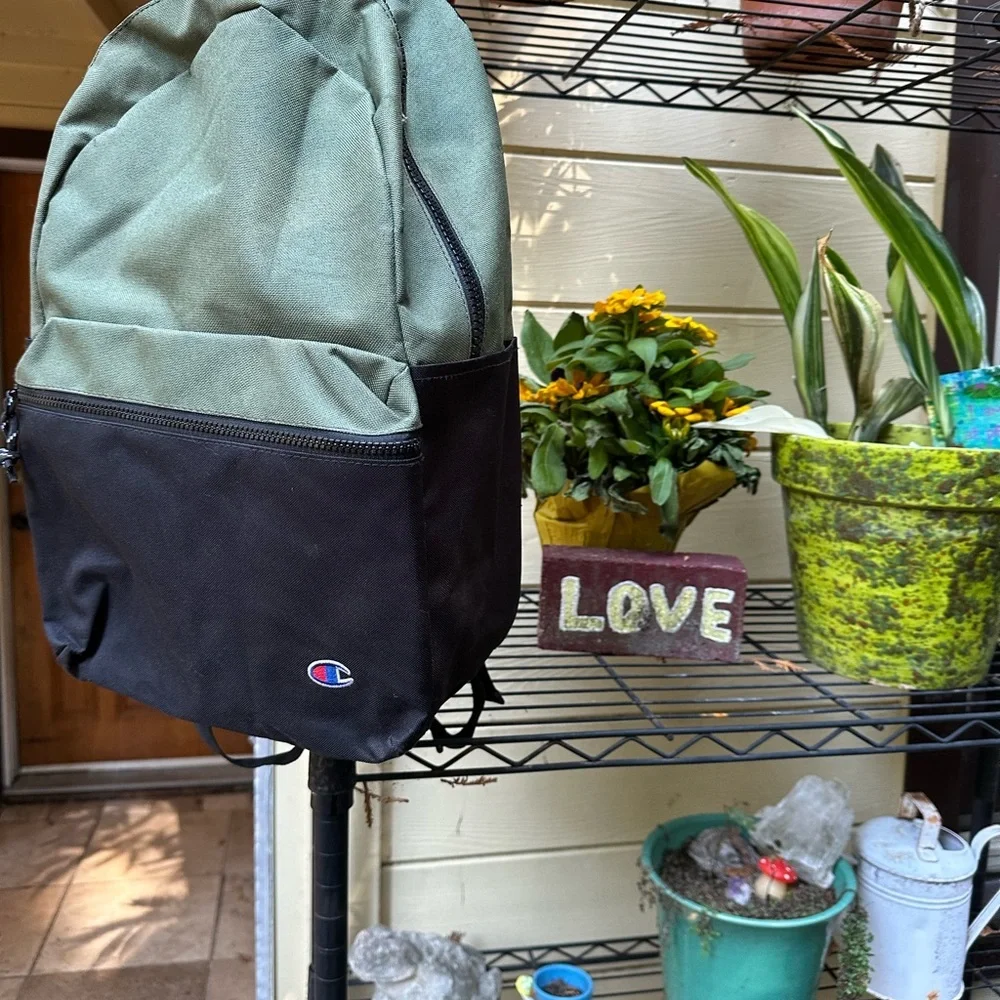 CHAMPION Olive and Black Men's Backpack Larger Size Like Mew Condition Trending